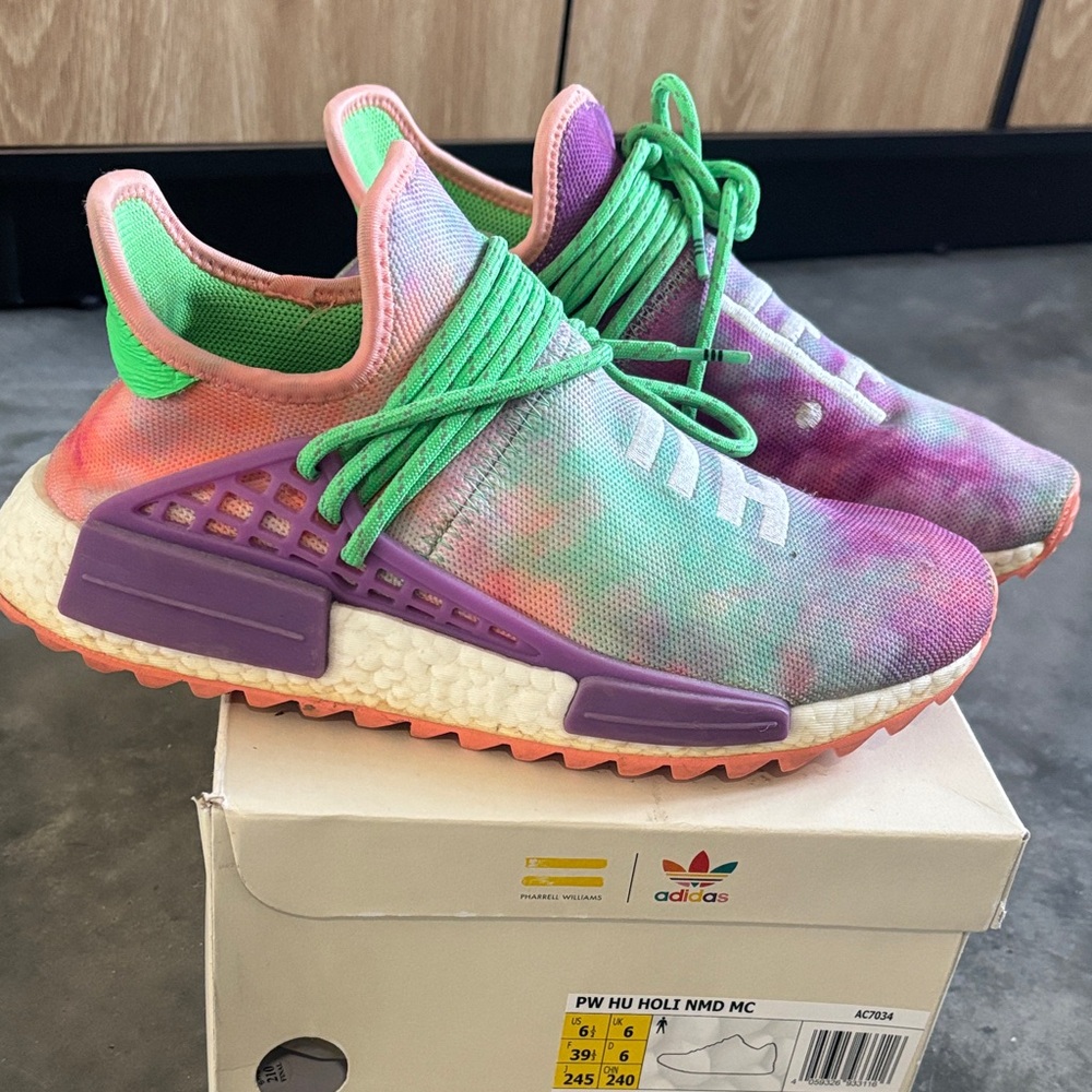 Adidas human race nmd chalk coral Pharrell holi festival 6.5 men’s 8 women’s